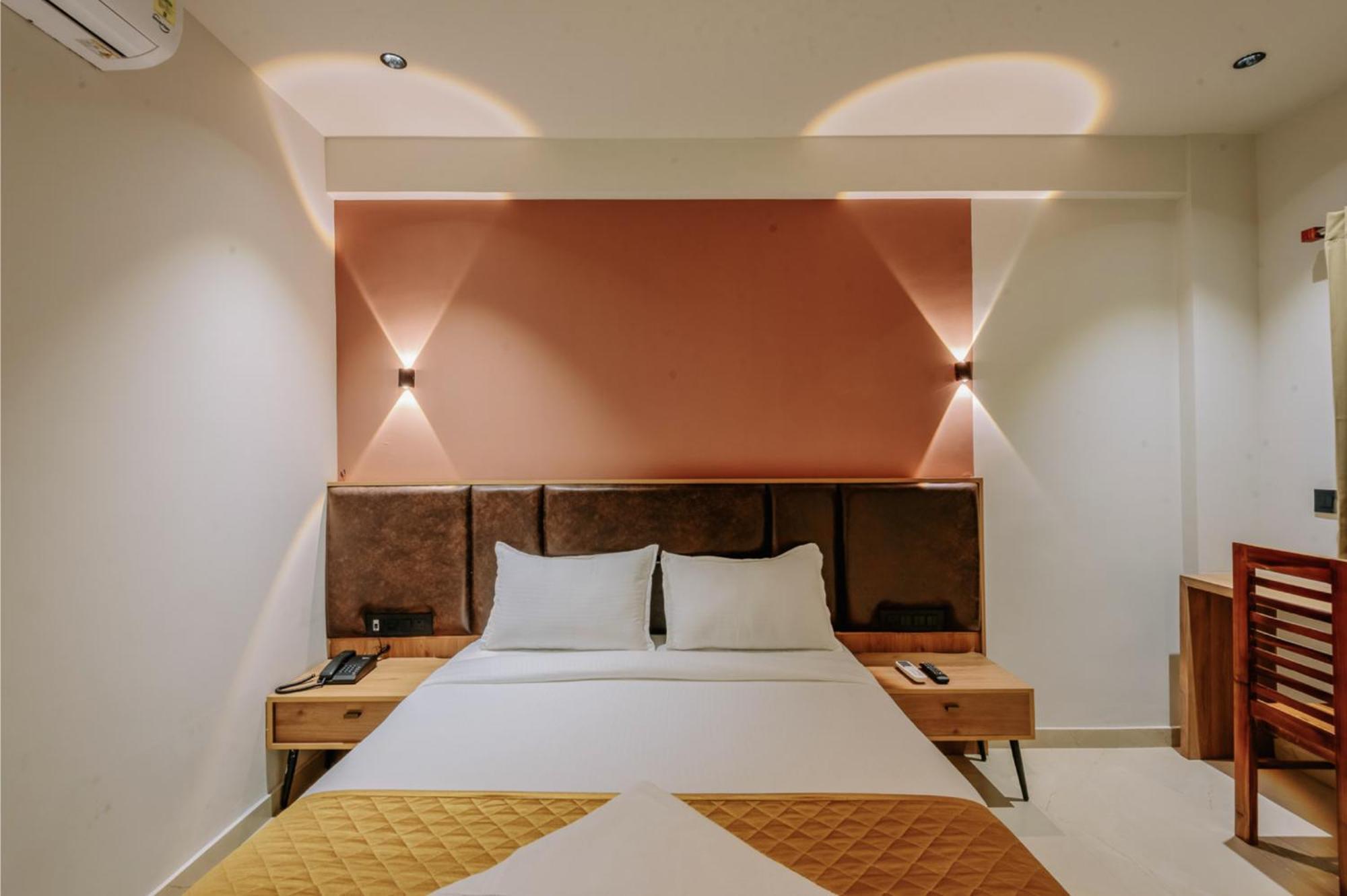 Hotel Beverly Plaza โคชิโคด ภายนอก รูปภาพ