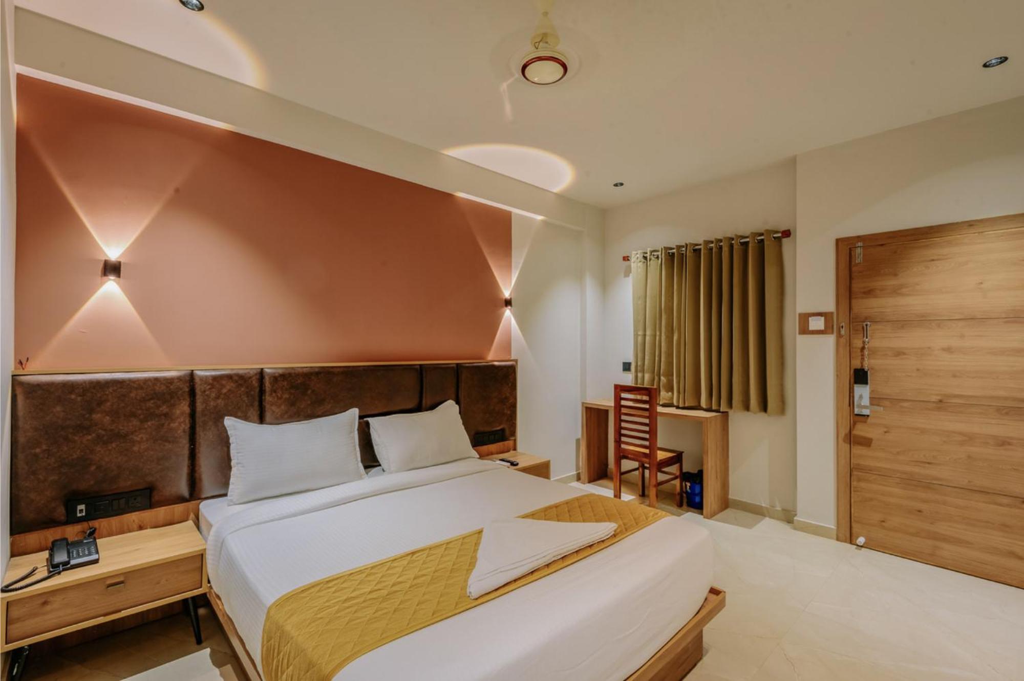 Hotel Beverly Plaza โคชิโคด ภายนอก รูปภาพ