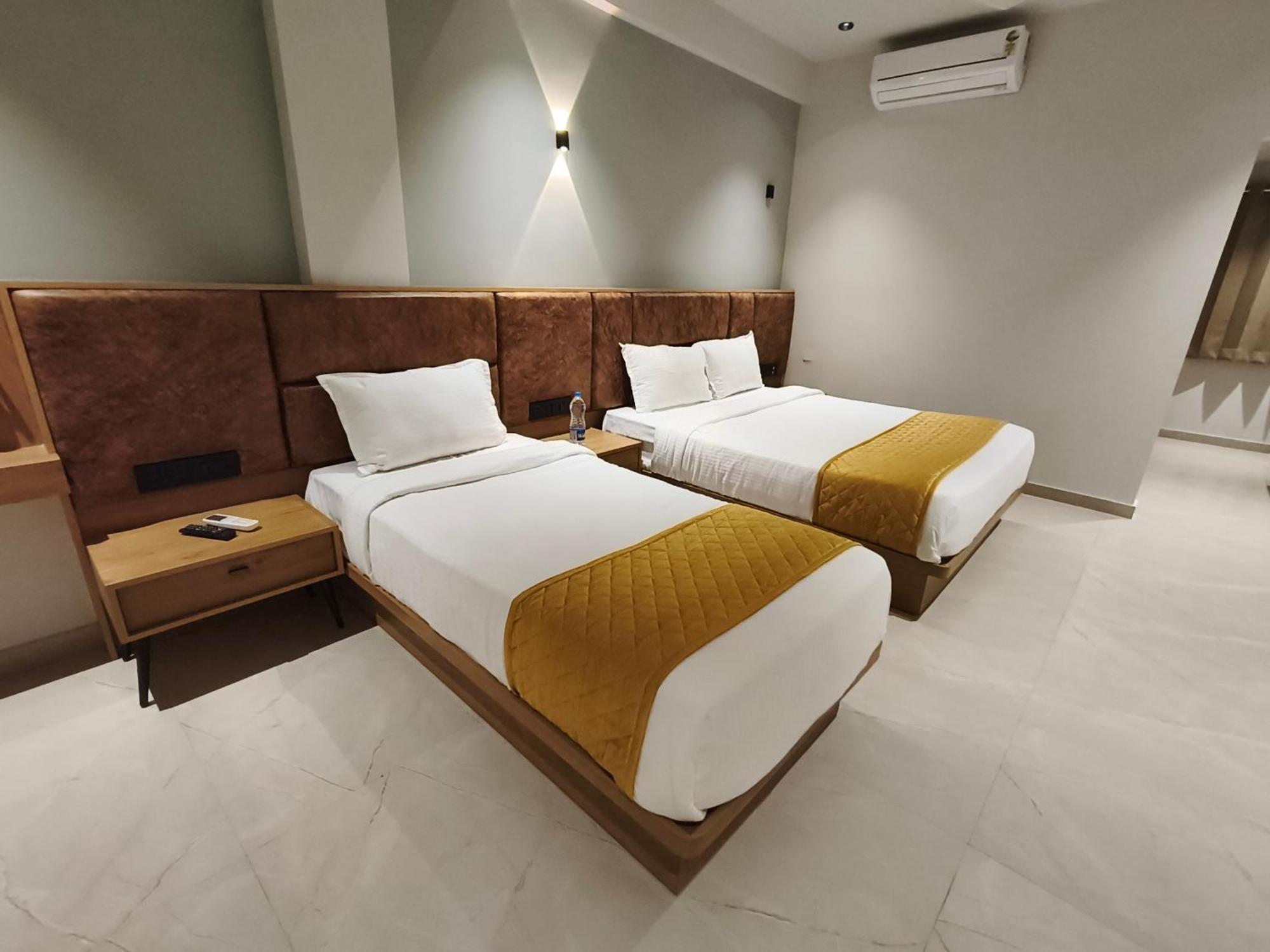 Hotel Beverly Plaza โคชิโคด ภายนอก รูปภาพ