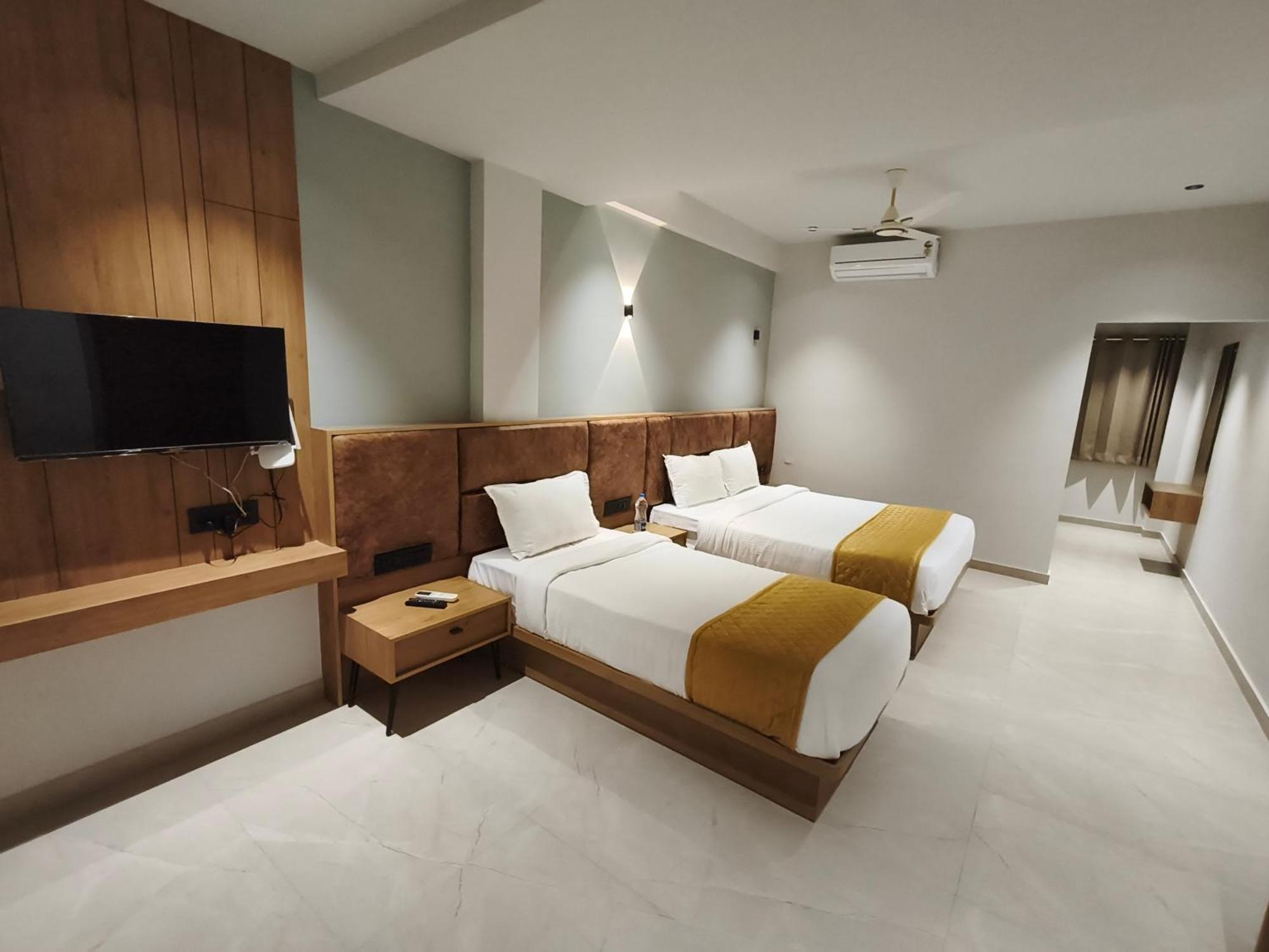 Hotel Beverly Plaza โคชิโคด ภายนอก รูปภาพ