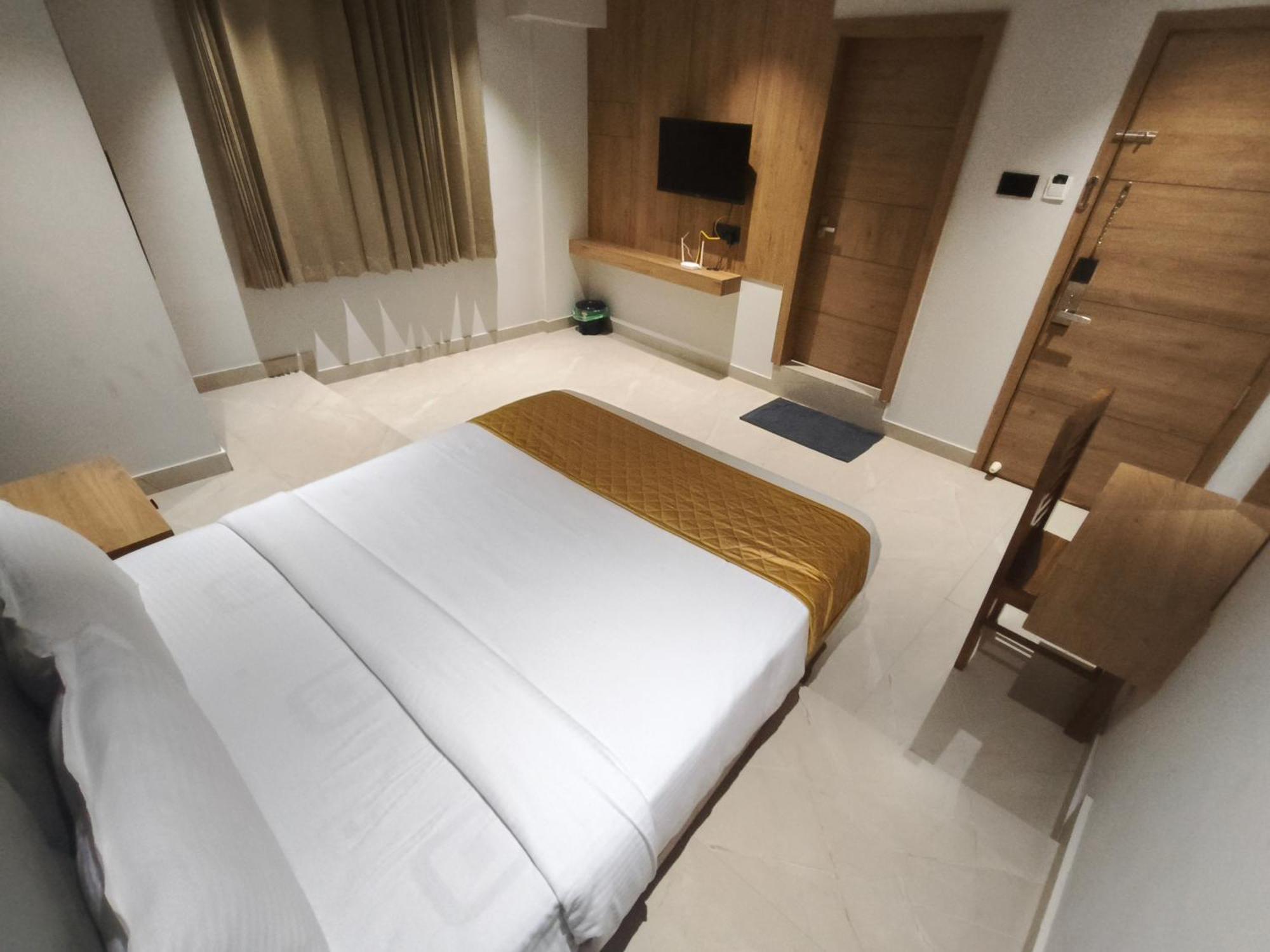 Hotel Beverly Plaza โคชิโคด ภายนอก รูปภาพ