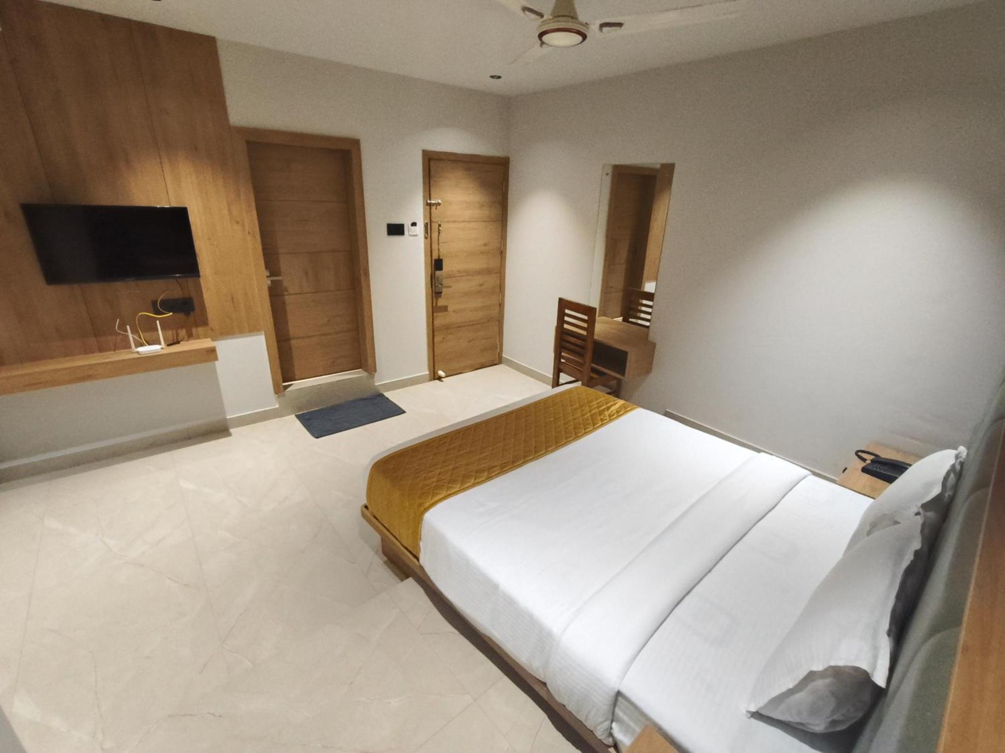 Hotel Beverly Plaza โคชิโคด ภายนอก รูปภาพ