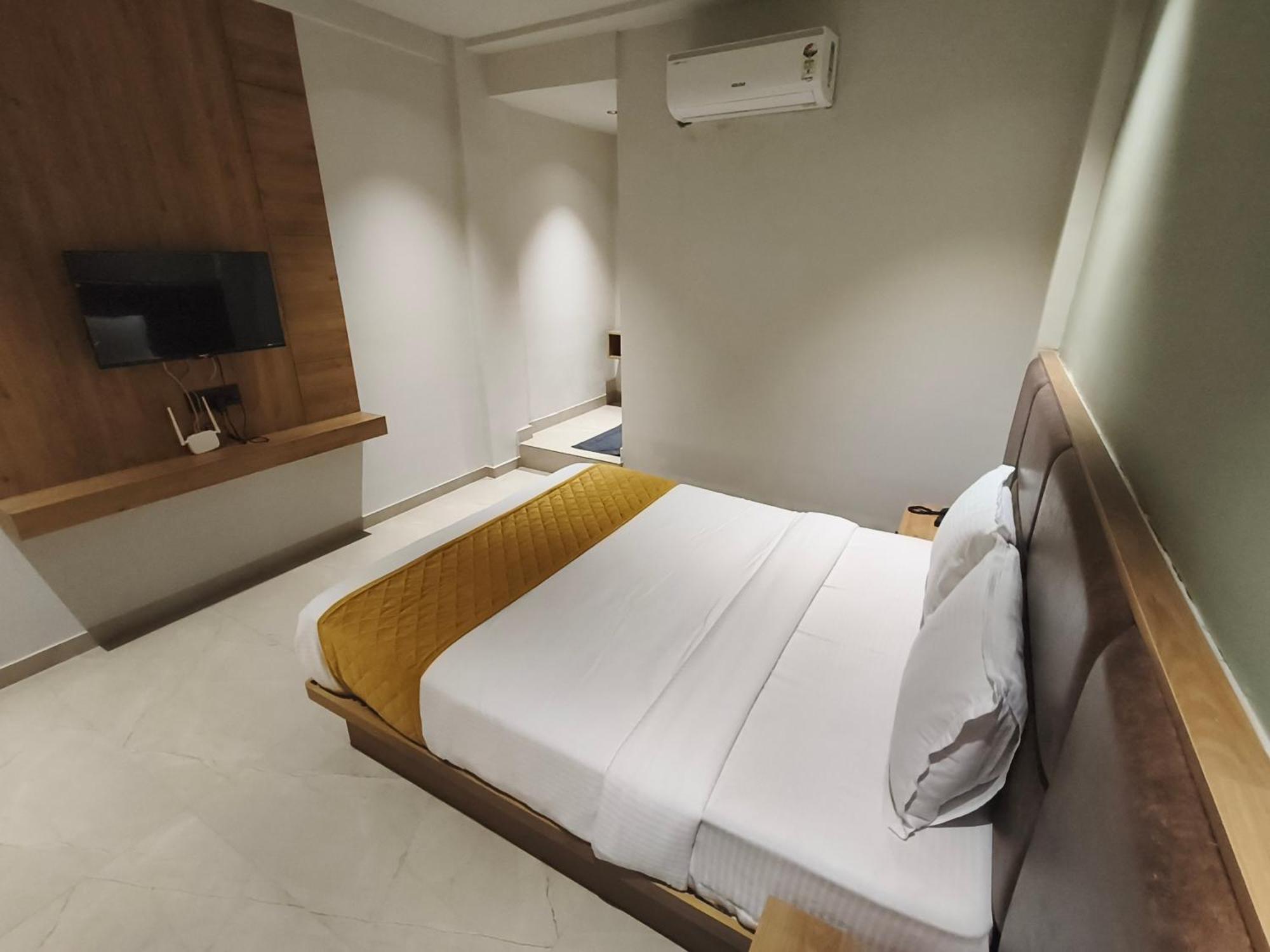Hotel Beverly Plaza โคชิโคด ภายนอก รูปภาพ
